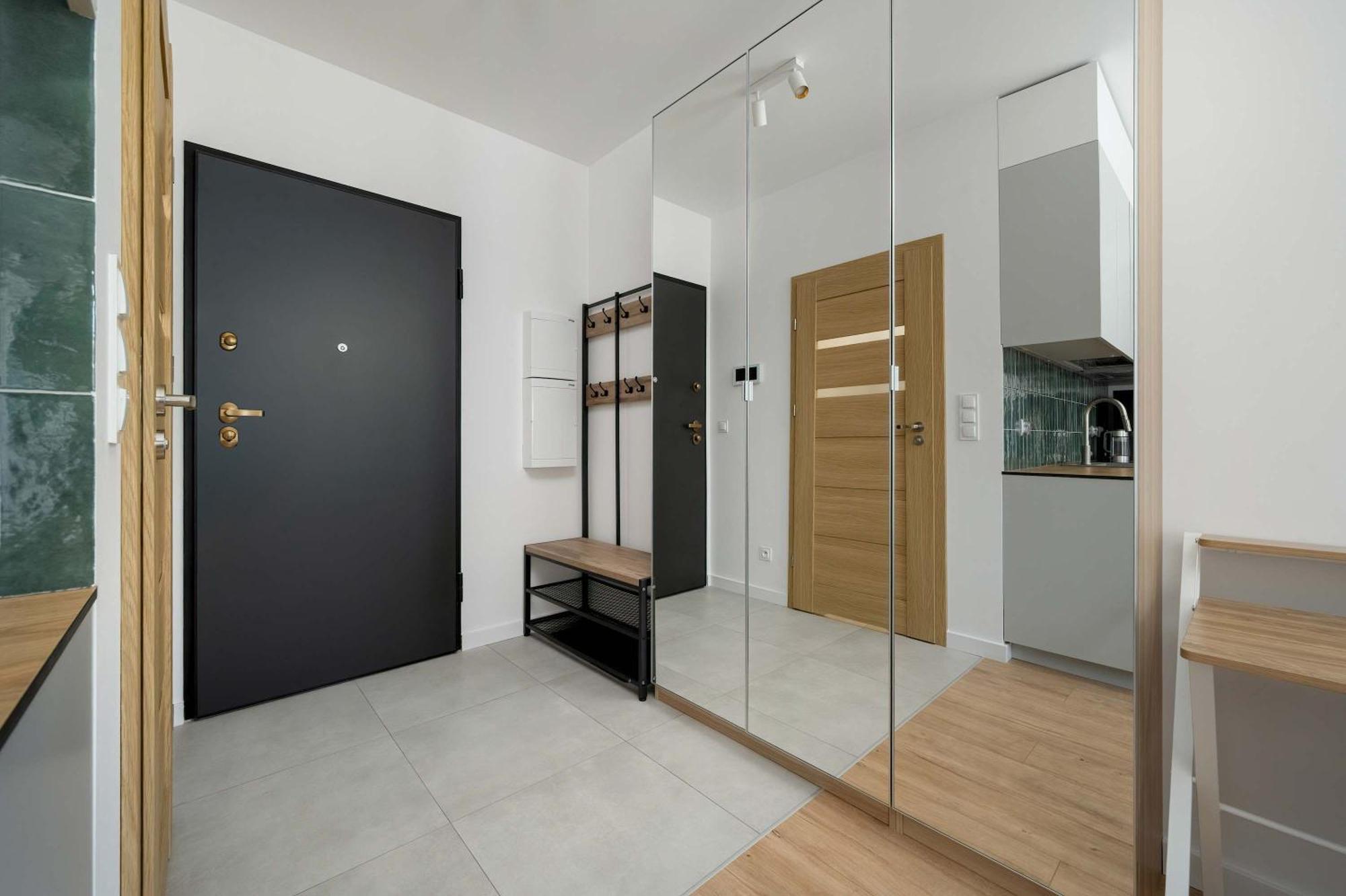 Stylish With Balcony & Parking In The Old Town Of By Renters * Breslavia